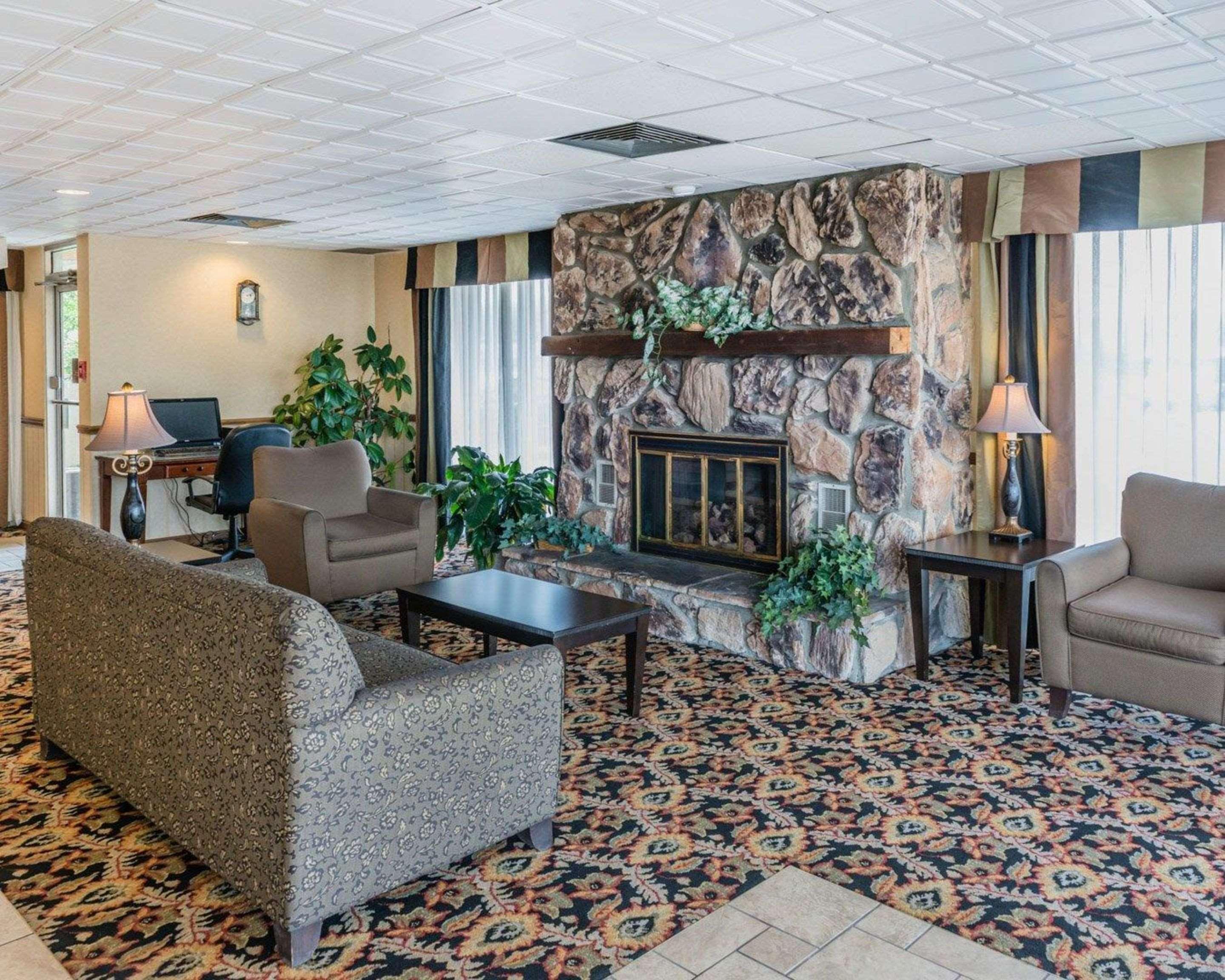 Rodeway Inn 2*